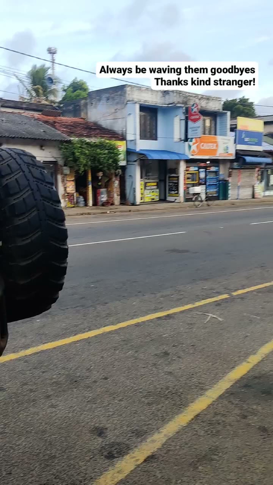 Roadside in Habarana after the ride: thanks kind stranger