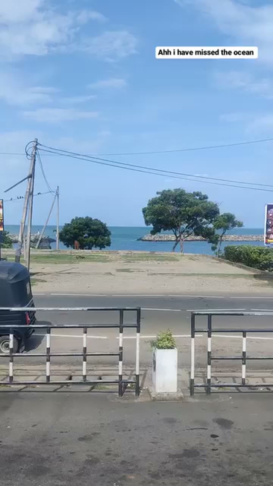 Story frame of the first glimpse of the ocean on the way to Hiriketiya